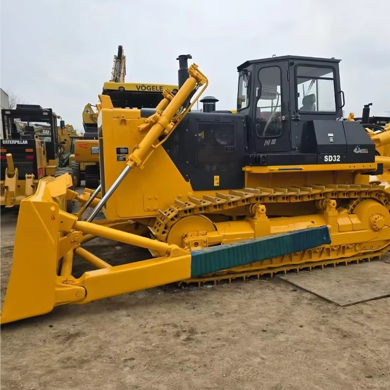 Kettenbulldozer SEM818F 180PS  – Heavy Equipment Working Bewertung und Preis